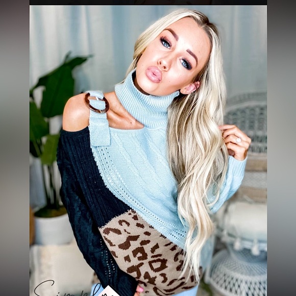 ☃️BOGO50%☃️🆕🌿ANDREE BY UNIT: SAGE/CREAM Belt Buckle Animal Print Top SMALL - Picture 4 of 5